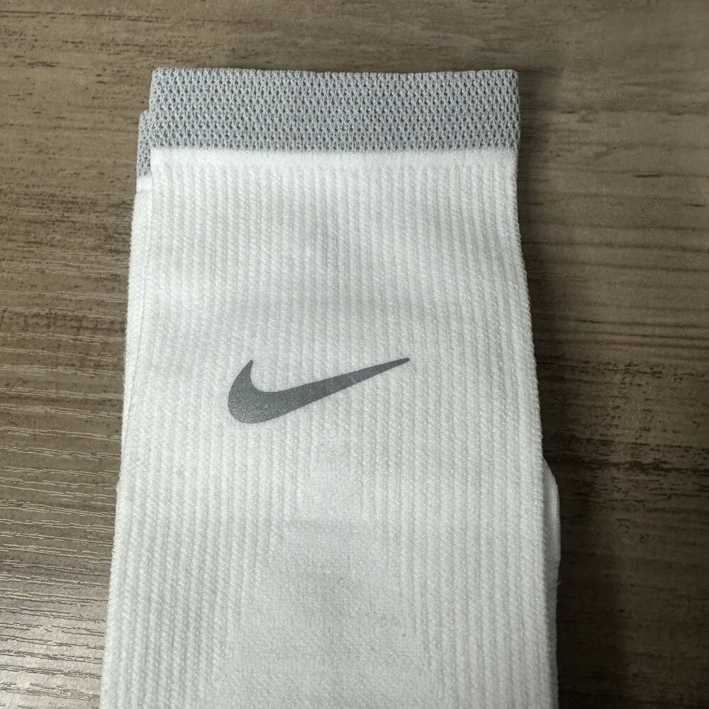 NWT Nike Unisex Spark Dri-FIT Running Crew Socks White Size Large (DA3584-100) - Picture 4 of 9